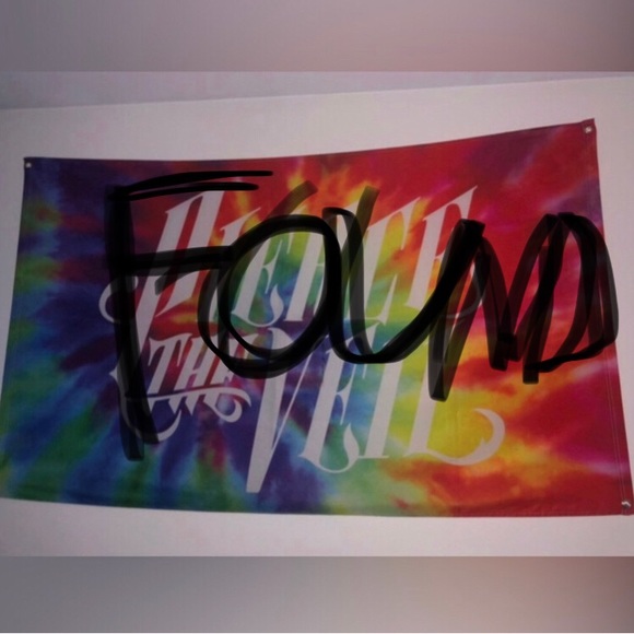 ISO!!! Pierce The Veil Wall Flag - Picture 1 of 1
